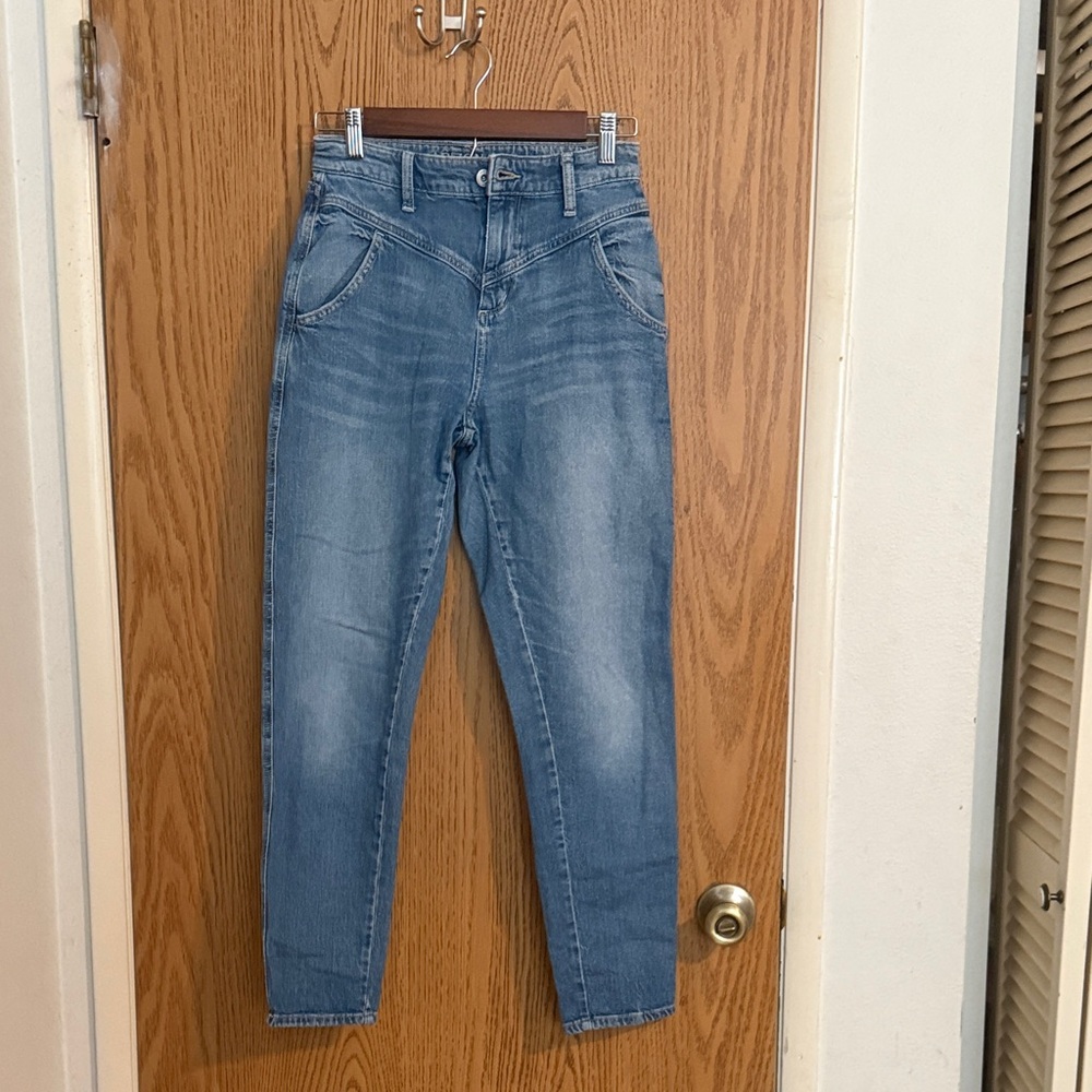 Vintage Arizona Jeans Co High Waisted Classic V Front Blue Jeans Tapered Size 3